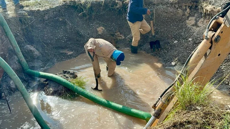 Comapa repara fuga de agua en la planta de rebombeo número 2