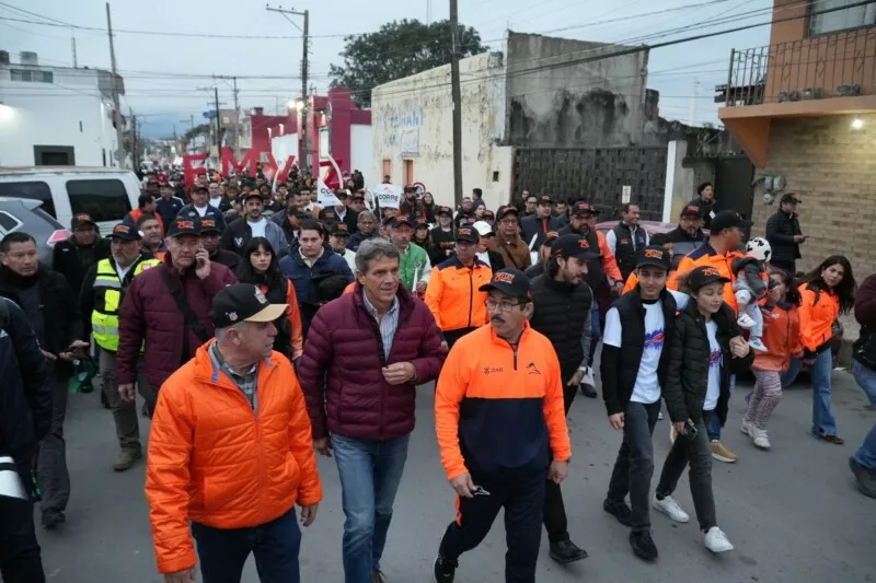 Conduce rector caravana naranja en apoyo a equipo Correcaminos