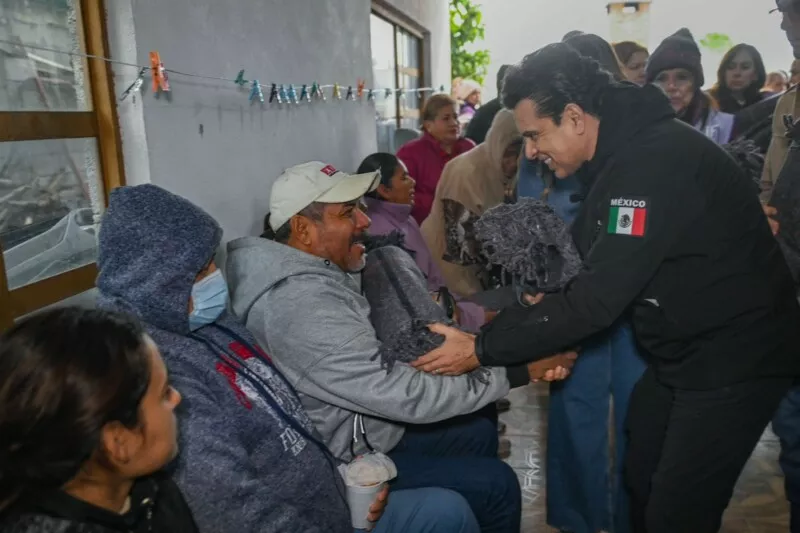 Brindan Lalo y Lucy asistencia a las familias victorenses por el frío