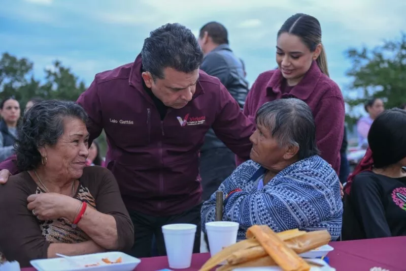 Llevan Lalo y Lucy programas y servicios a colonia La Esperanza