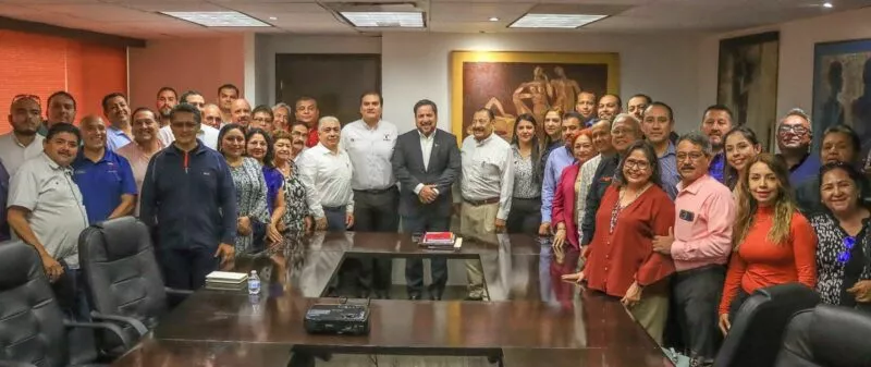 El secretario de Educación le ofrece a maestros diálogo, respeto y legalidad