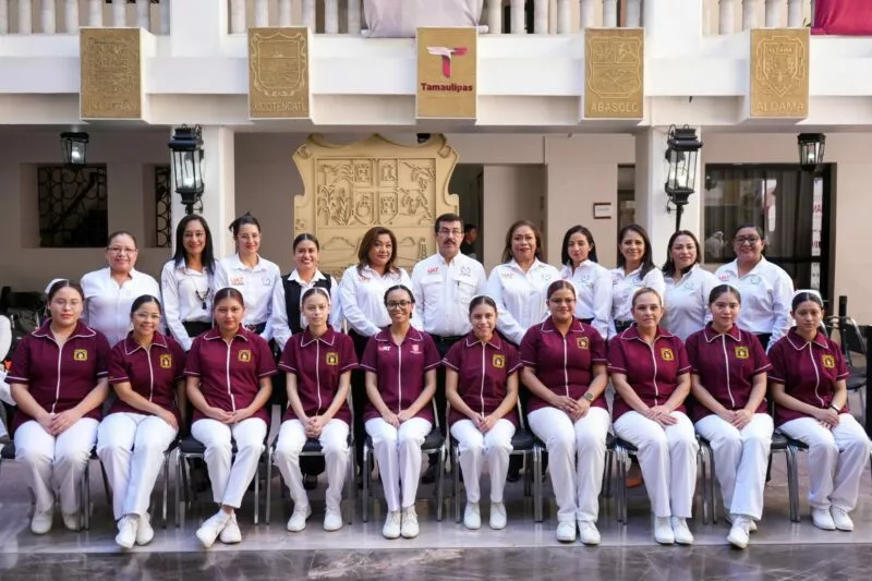 Rector de la UAT reconoce por labor humanista a enfermeras y enfermeros