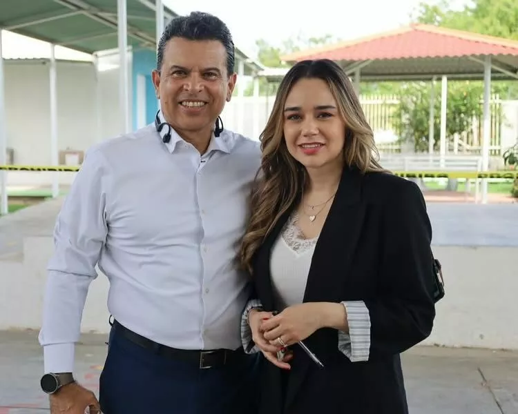 Eduardo Gattás y su esposa Lucy cumplen con voto para juzgadores