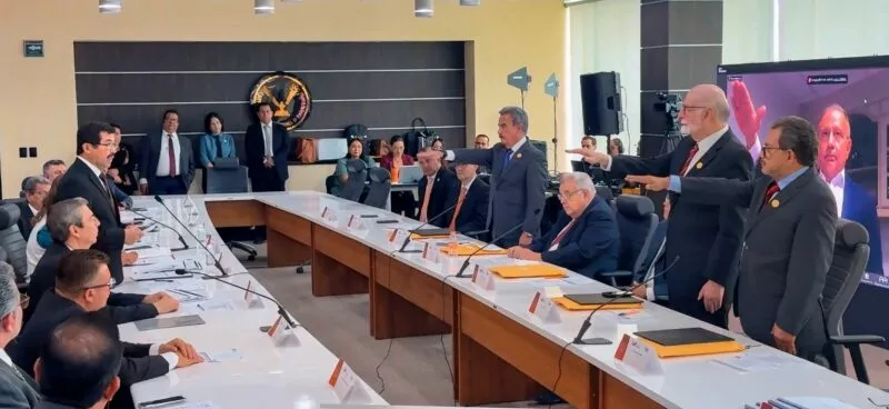 Dámaso Anaya toma protesta nuevos integrantes del Patronato de la UAT