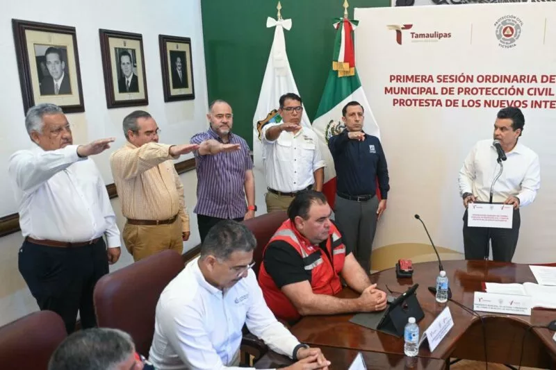 Alcalde de Victoria le toma protesta a nuevo Consejo de Protección Civil