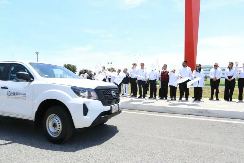 Da Américo banderazo de salida a los vehículos del IMSS-Bienestar