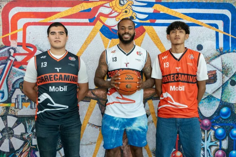 Presenta rector al nuevo equipo de la UAT Correbasket y nuevos jugadores