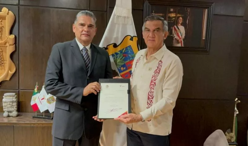 Entrega gobernador nombramiento a nuevo secretario de Seguridad Pública