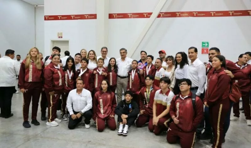 Gobernador reconoce a deportistas y jóvenes tamaulipecos por ser ejemplo