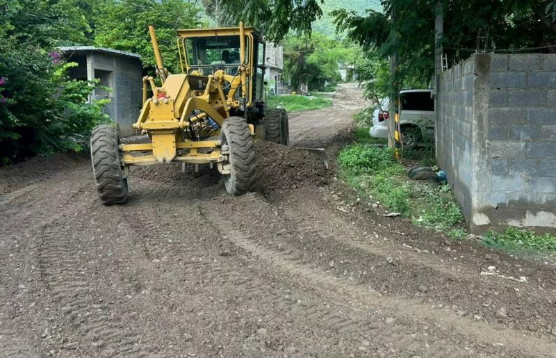 Acelera el municipio rehabilitación del asfalto dañado por las recientes lluvias