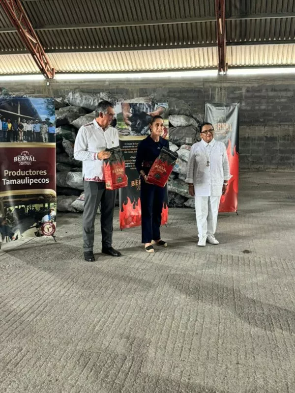 Recorrió Presidenta empacadora de carbón vegetal ‘El Bernal’, en Victoria