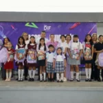 Entregan Lalo y Lucy kits escolares del programa Pasos por la Educación