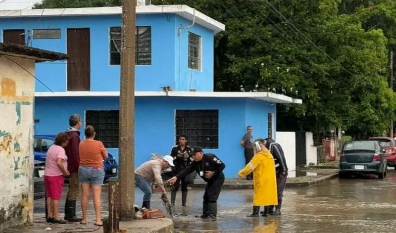 Apoyó Guardia Estatal con traslado a personas en zona conurbada del sur