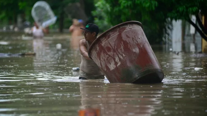 Intensas lluvias han dejado al menos 23 muertos y miles de afectados por inundaciones en el país