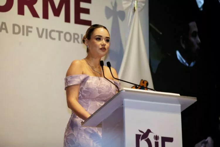 Convoca Lucy de Gattás a seguir unidos de corazón por las familias