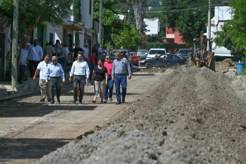 Agradecen vecinos de la Cuauhtémoc a Gattás Báez por obra de pavimento