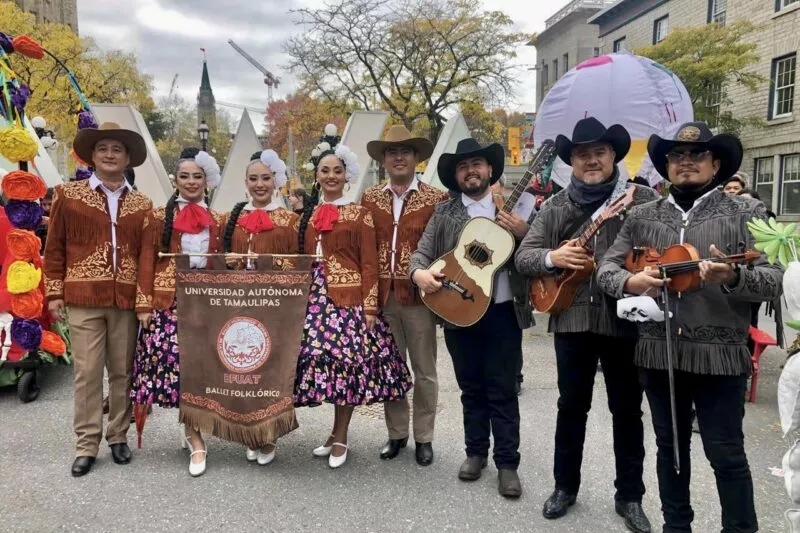 Artistas de la UAT participan en un Festival de Día de Muertos en Canadá