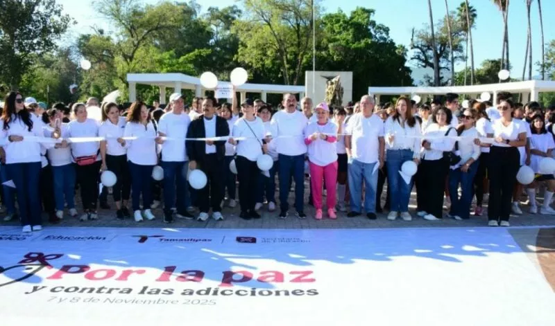 Refuerza SET valores y prevención en caminata por la paz, contra adicciones