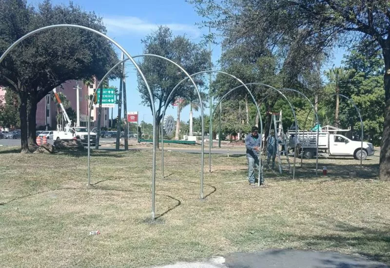 Embellece Municipio la capital para temporada navideña; limpia intensa