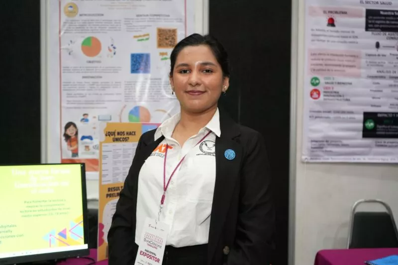 UAT: desarrolla alumna aplicación para mejorar comprensión lectora