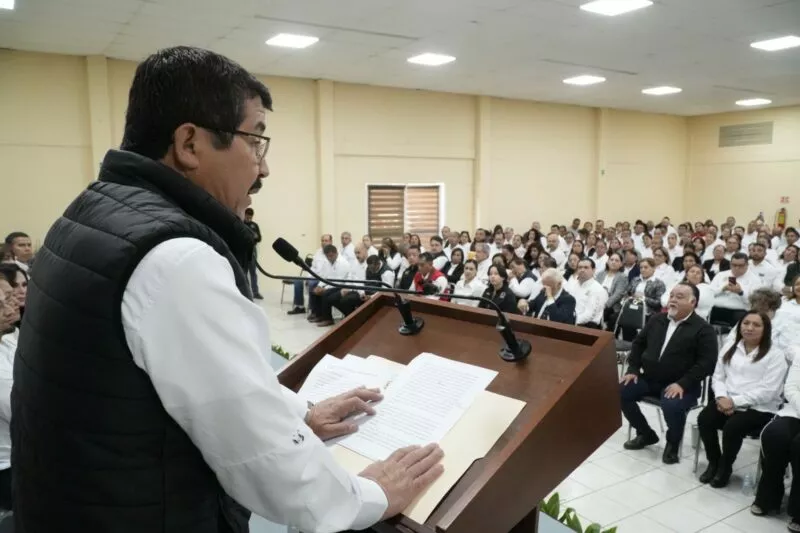 Otorgará la UAT becas a hijos de los trabajadores afiliados al SUTSPET