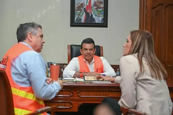 Sostiene Eduardo Gattás reunión con colaboradores del gobierno municipal