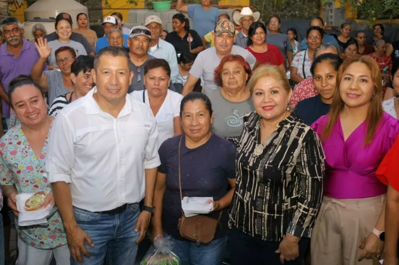 Lleva Municipio apoyo alimentario a los vecinos de la colonia Enfermeras