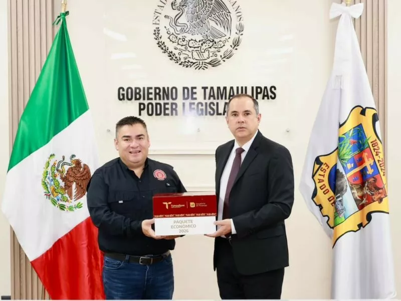 Secretario de finanzas entrega paquete económico 2026 al Congreso estatal