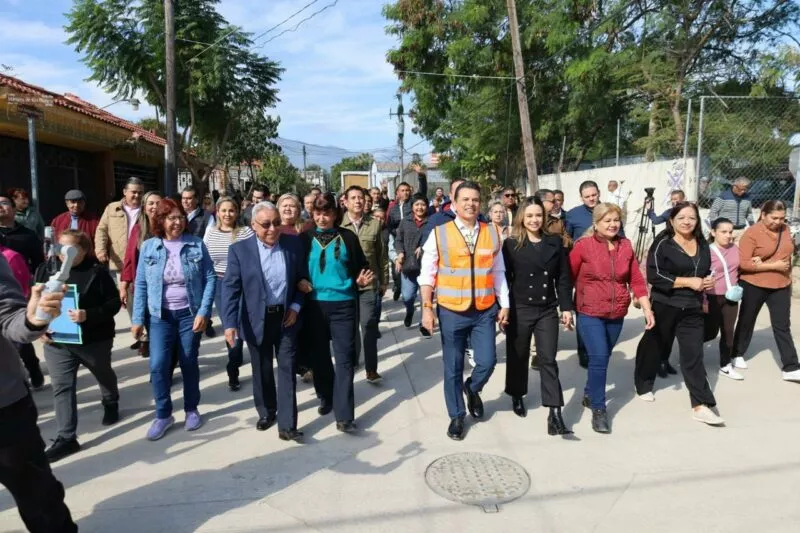 Inaugura Lalo Gattás calle de concreto hidráulico; beneficia a la colonia Obrera