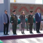 Alcaldesa de Nuevo Laredo encabeza la ceremonia del Día de la Bandera