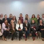 Dialoga Lalo Gattás sobre avances y proyectos de Victoria con periodistas