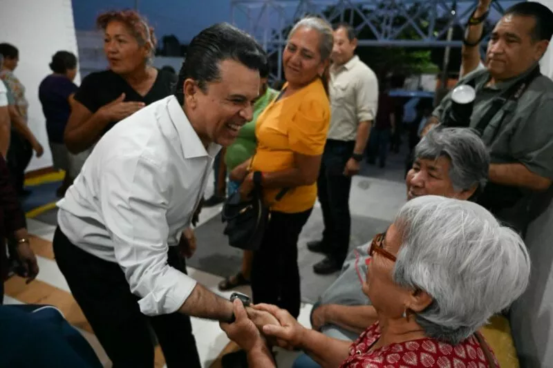 Encabeza alcalde Lalo Gattás entrega de los apoyos alimentarios en Victoria