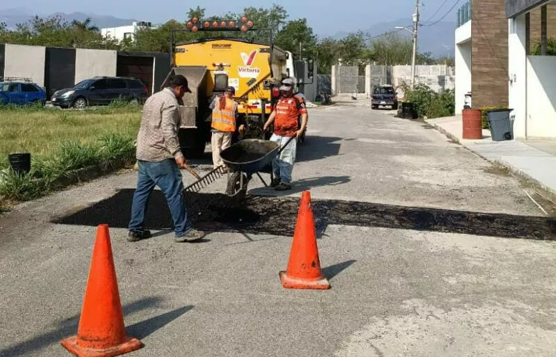 Lleva Municipio programa de bacheo a toda la ciudad; rehabilita vialidades