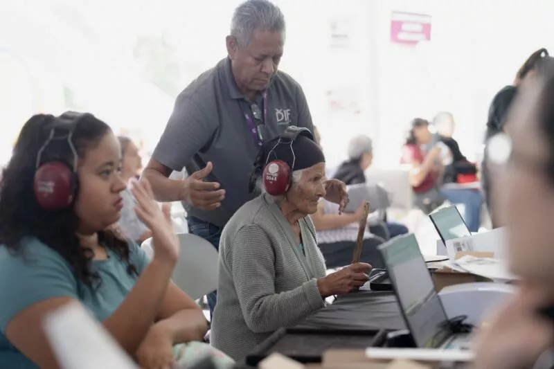 Entregan DIF Tamaulipas y Secretaría de Salud 420 auxiliares auditivos