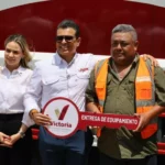 Gattás entrega unidad de recolección de basura y anuncia compra de otras