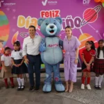 Festejan Lucy y Lalo a niñas y niños en su día en las instalaciones del DIF