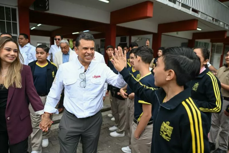 Mejora municipio de Victoria espacios educativos en la secundaria general 8