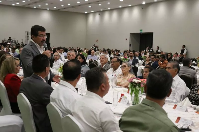 Reconoce Rector labor docente como el pilar en la transformación de la UAT