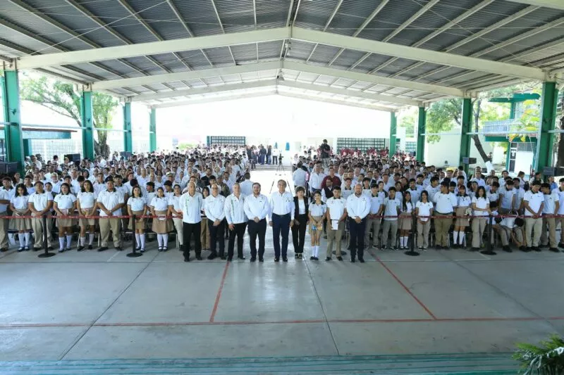 Fomenta el gobernador en jóvenes la lectura de los textos latinoamericanos