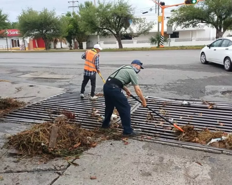 Instruye el alcalde Gattás intensificar el desazolve de los drenes pluviales
