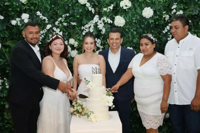 Apadrinan Lucy y Lalo Gattás a 72 matrimonios en ceremonia colectiva