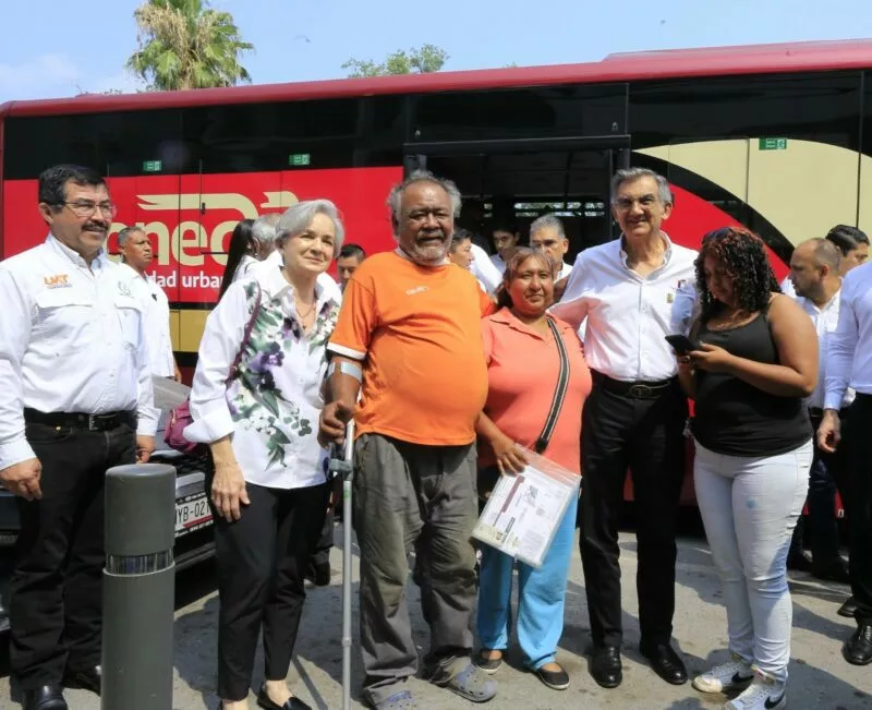 Reconoce el gobernador Américo los estándares de excelencia de la UAT