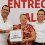 Entrega alcalde Lalo Gattás apoyo a beneficiarios del programa alimentario