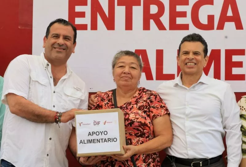 Entrega alcalde Lalo Gattás apoyo a beneficiarios del programa alimentario