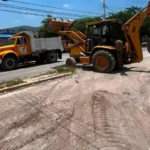 Con intenso bacheo reparan calles dañadas por las lluvias en Victoria