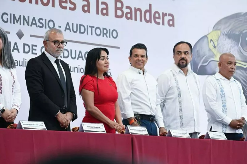 Preside alcalde de Victoria graduación de generación XCIV en el Tecnológico