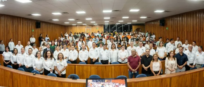 Reconoce UAT excelencia académica; entrega becas y estímulos educativos