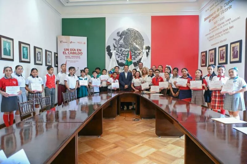 Niños integran el Cabildo de Victoria y despachan como ediles municipales