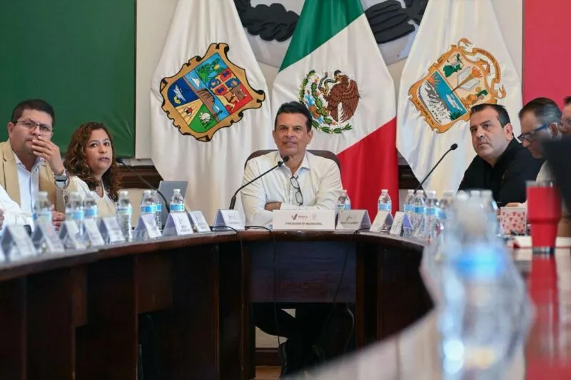 Federación, estado y municipio unidos contra el mosco del dengue en Victoria