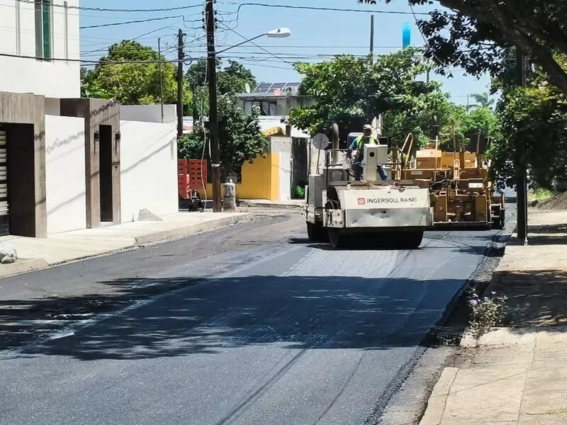 Refuerza Lalo Gattás conservación de calles de Victoria dañadas por lluvias